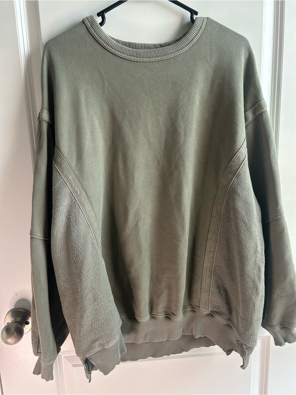 aerie Women’s oversized Olive Crewneck Sweatshirt